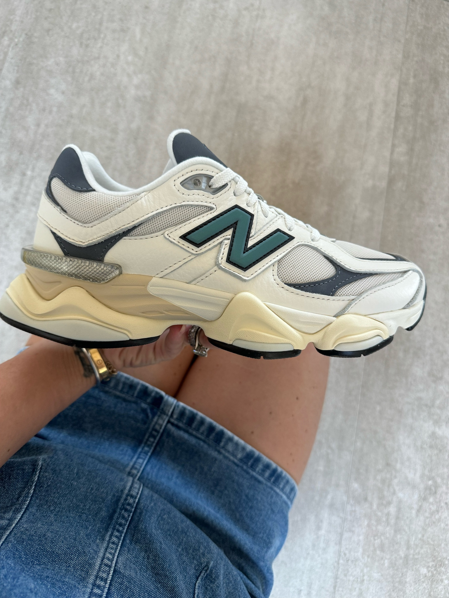 New Balance 9060! My favs!





New Balance, New Balance Finds, Sneakers, New Arrivals

#LTKstyletip #LTKshoecrush #LTKitbag