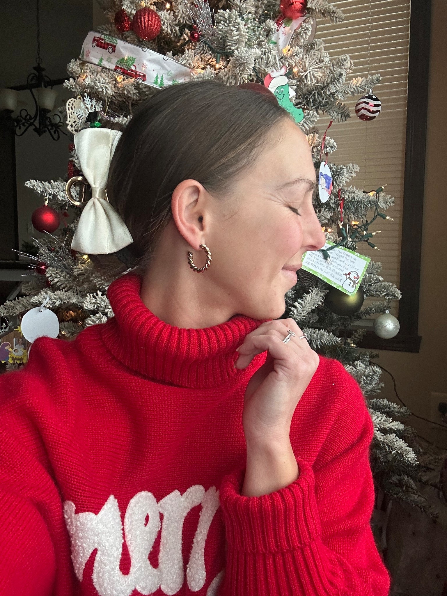 Merry Christmas / Christmas look / claw clip 

#LTKootd #LTKHoliday #LTKFindsUnder50
