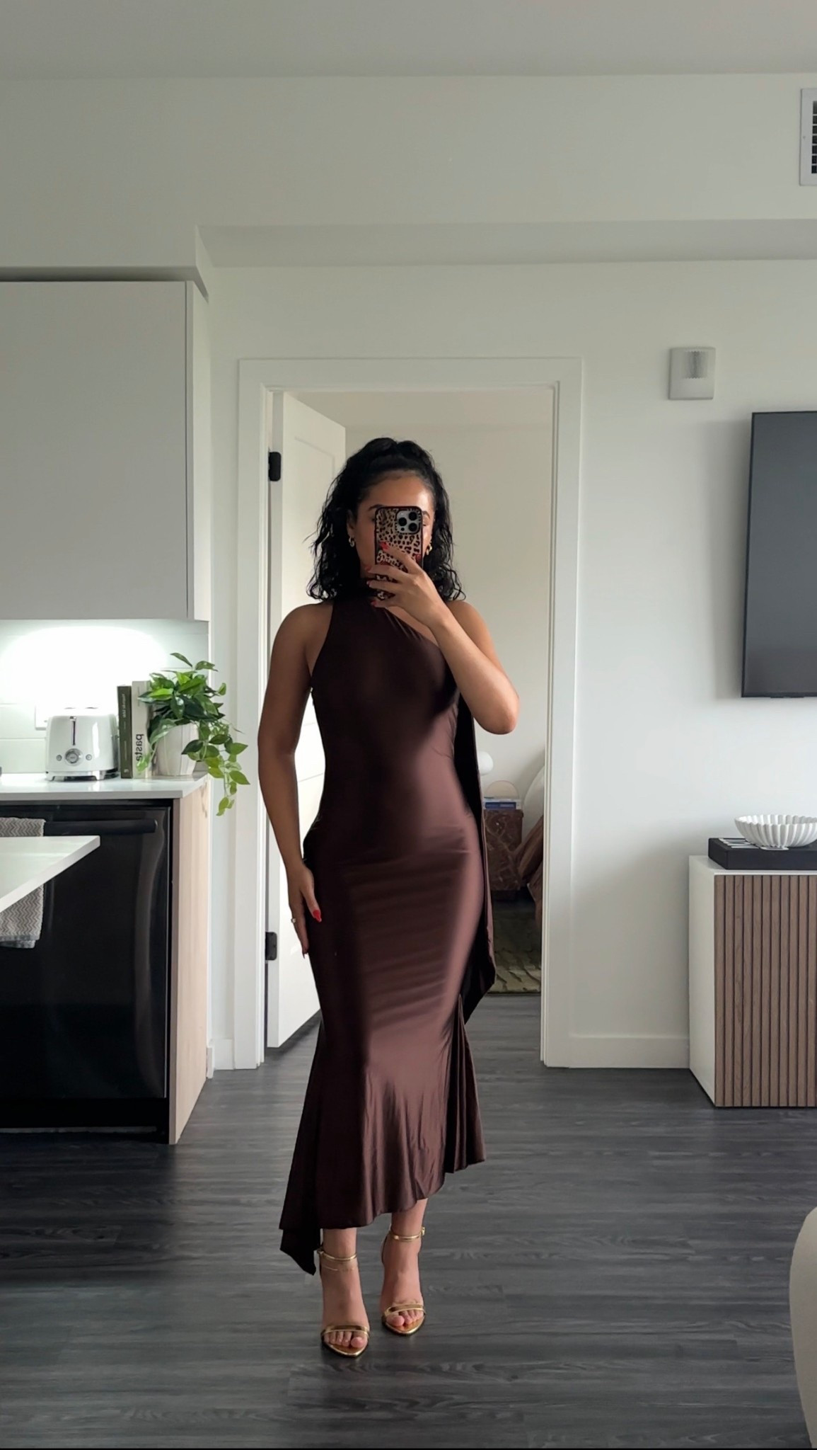 🤎 @ohpolly 
wearing size UK8/US4