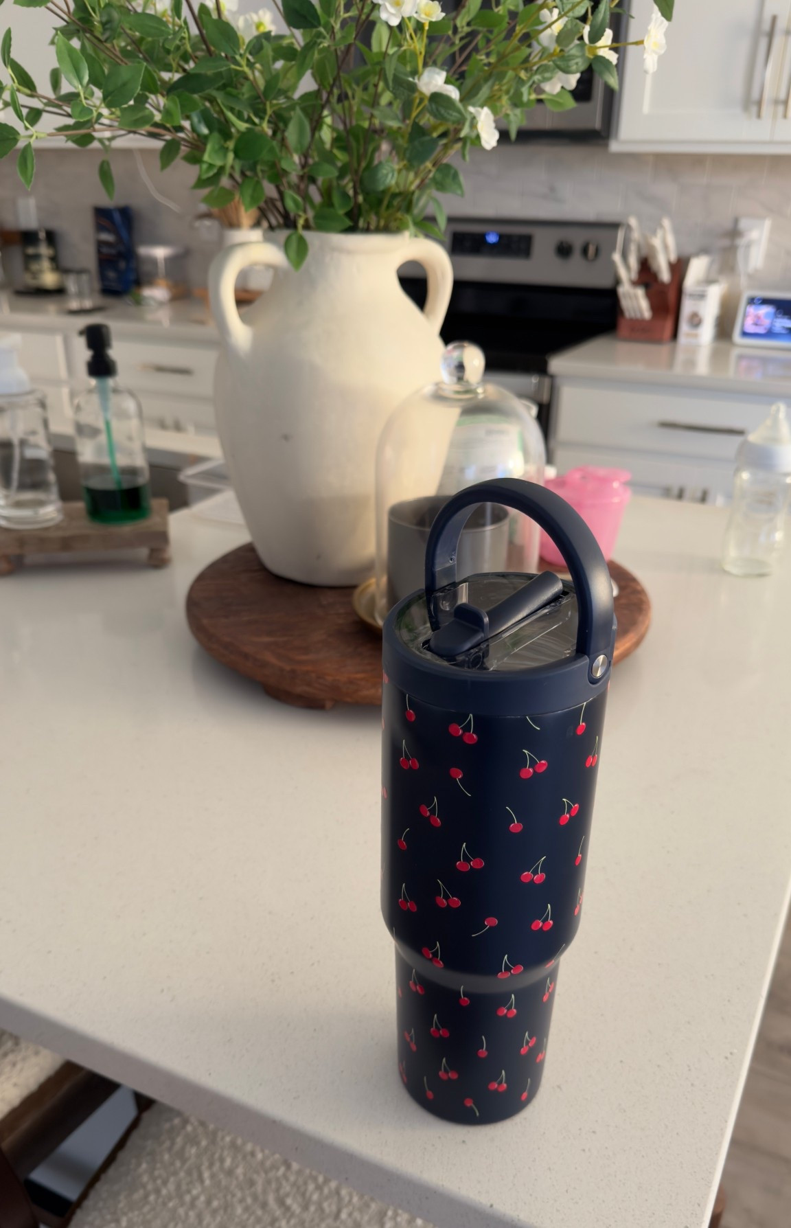 Hydrojug water comes in 2 sizes 

#LTKmorningroutine #LTKmomlife #LTKfitnessgoals