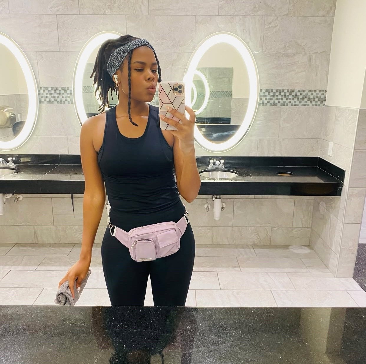 Gym Outfit and Belt bag, perfect for holding your phone and keys while you work out🫶🏽

#LTKfitnessgoals