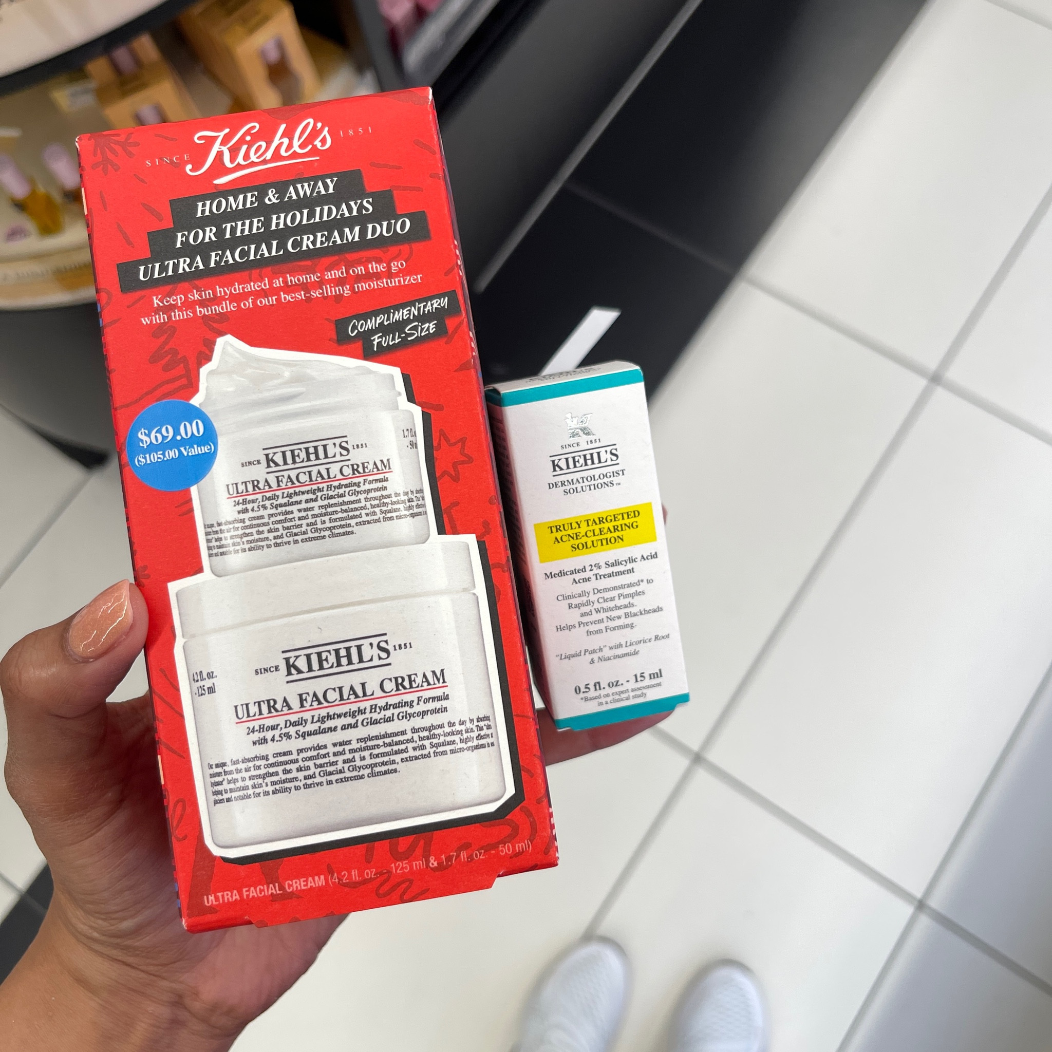 The holiday sets from Sephora are already making their way into my hands 😩 it just makes sense 😍 my go to everyday moisturizer and acne clearing solution from Kiehl’s are the stars today
#sephora #skincare #sensitiveskincare #beautymusthaves #beautystaples 

#LTKbeauty #LTKfindsunder100 #LTKGiftGuide