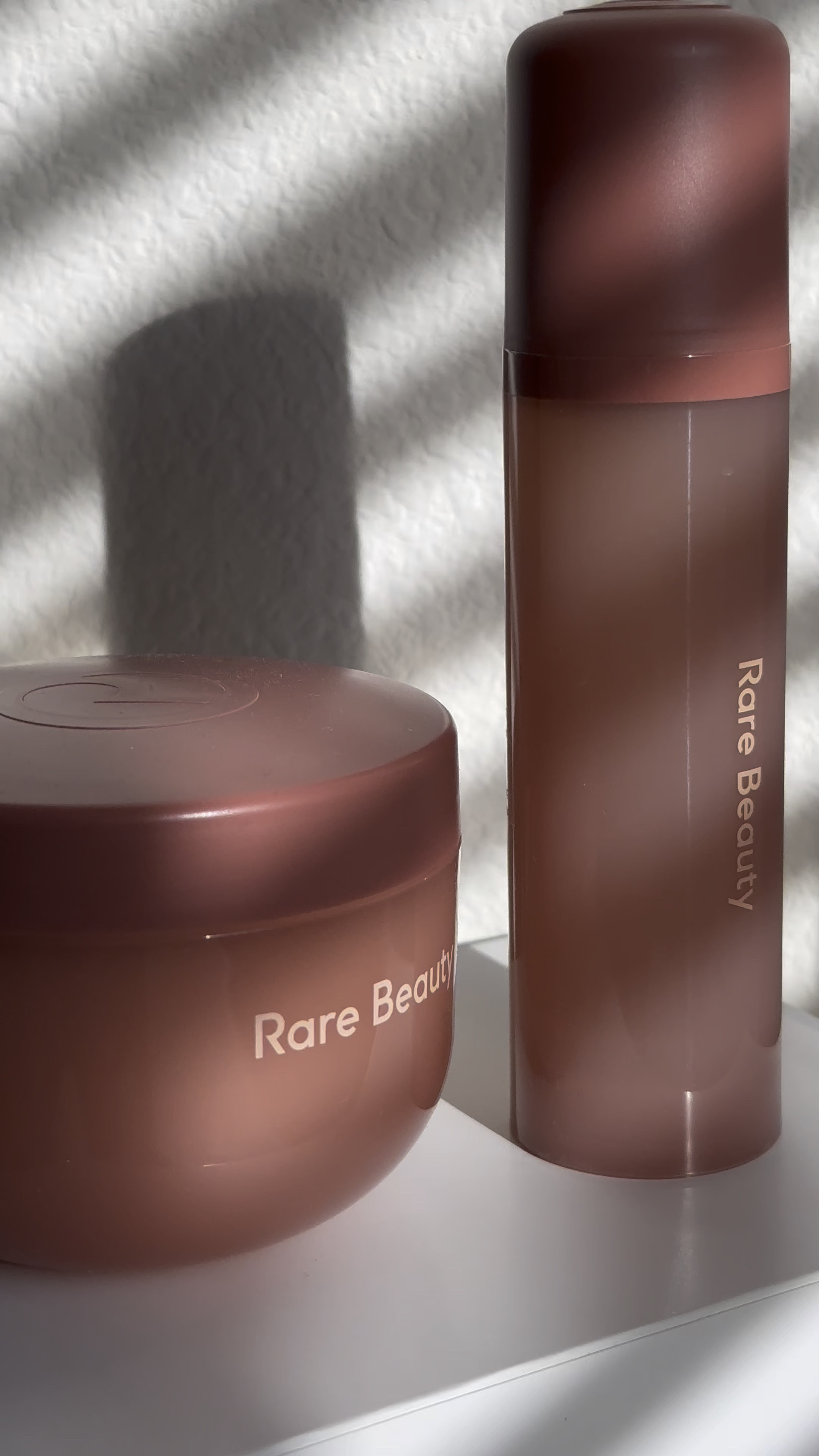 Exciting News from @rarebeauty just launched Awaken Confidence collection! It is all about bright, fruity, and floral scents that are as delicious as your favorite fruit candy! 

Find Comfort Bouncy Body Cream - Awaken Confidence:
A luxurious body cream infused with plant-derived butters, natural oils, vitamin E, and niacinamide to leave your skin feeling soothed, soft, and hydrated.

Find Comfort Body & Hair Fragrance Mist - Awaken Confidence:
Featuring juicy peach and fresh flower blossom notes, with top notes of peach nectar, sparkling lemon, orange flower, black pepper

I'm already obsessed! 

____


#rarebeauty #rareroutine #rarebeautybyselenagomez #skincare #bodycare #sephora #sephorahaul #sephoracollection #skincareproducts 

#LTKGiftGuide #LTKBeauty