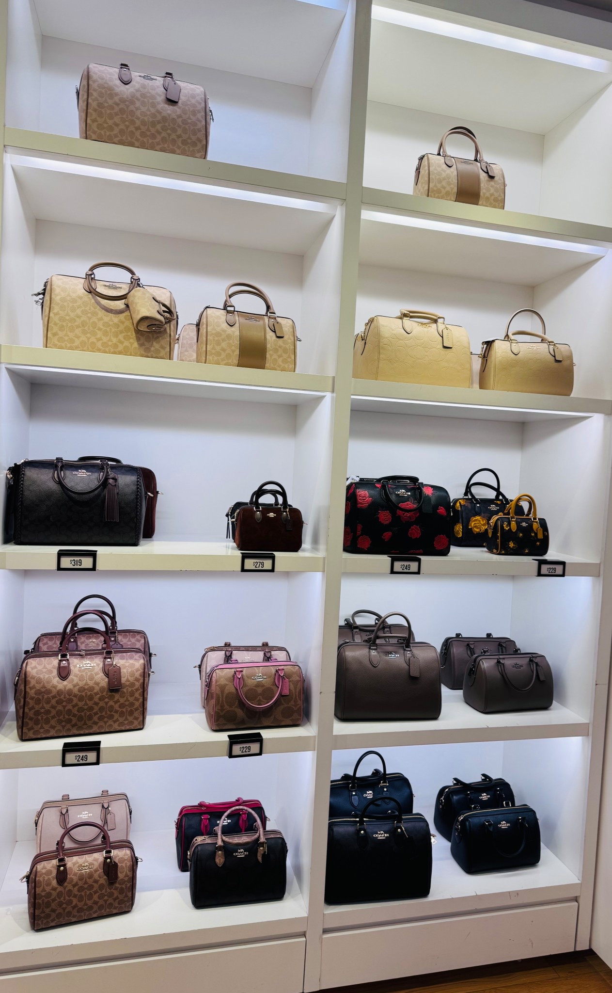 One of the trending bags for the Fall season is the Rowan satchel and it comes in different colours, sizes and prints. Great for work and everyday wear and styling! 

#LTKfall #LTKbag #LTKwinter