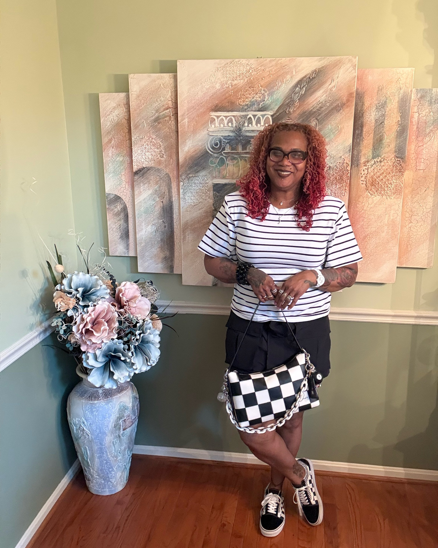 Good Morninggg! 🖤🤍 Today’s vibe was casual, comfy, and Coach coded! The checkerboard bag had to come outside because she deserved her own moment. Paired her with my KBB striped shirt, black cargos skort , and my favorite sneakers for an easy everyday look that still feels pulled together.

At this point, I’m convinced Coach has me coordinating outfits around handbags instead of the other way around. 🤣👜

#CoachStyle #CoachOutlet #LTKStyle #CasualChic #EverydayStyle #BagLadyChronicles

#LTKootd #LTKgrwm #LTKdayinmylife