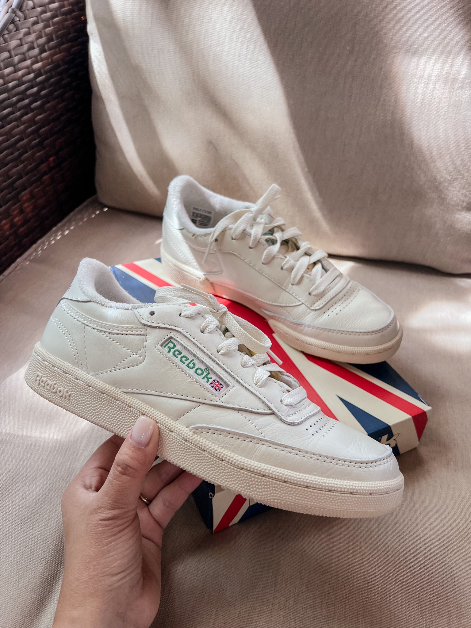 White sneakers 

#LTKBacktoSchool #LTKunder100 #LTKshoecrush