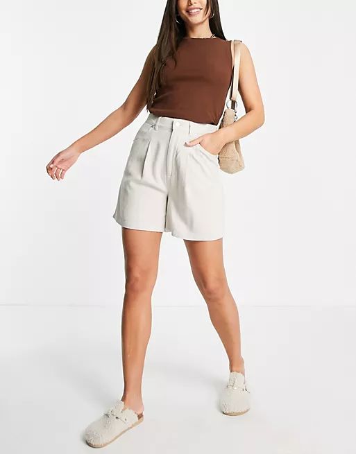 ASOS DESIGN Tall dad short in oatmeal linen | ASOS (Global)