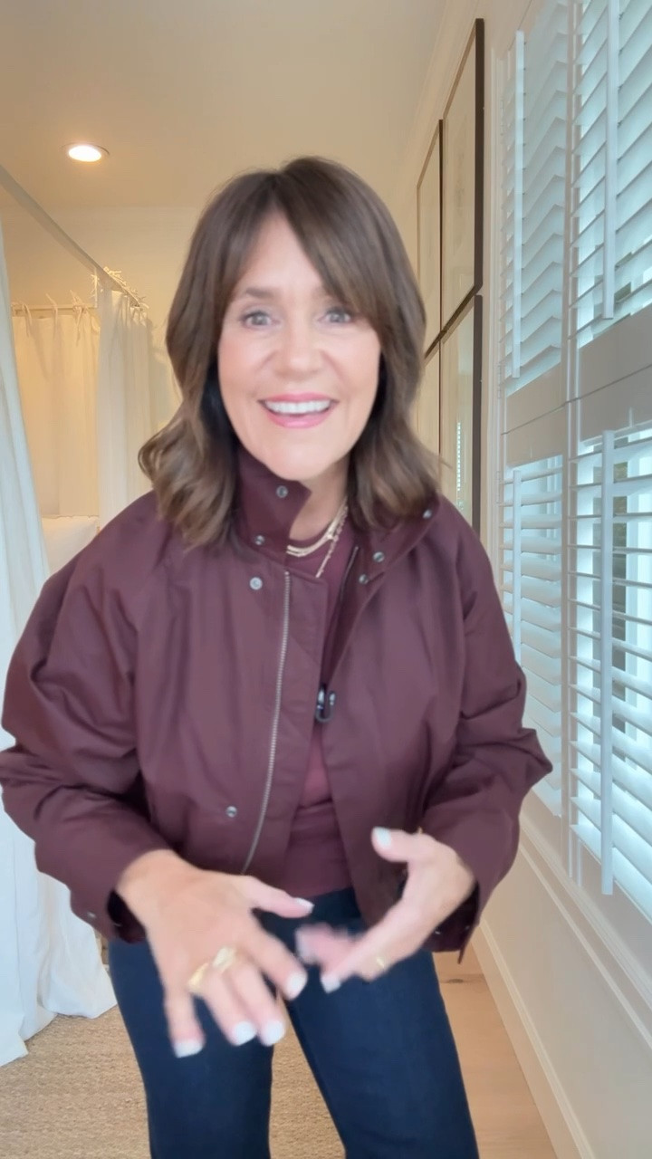 The NEW jeans I’m going to be living in this fall!!! If you want to elongate and slim your legs, these are the jeans you NEED!!!

 Runs true to size