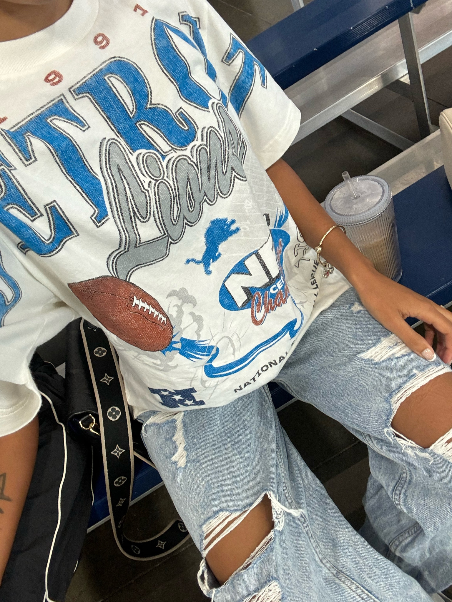 NFL oversized shirt. Men’s XS 