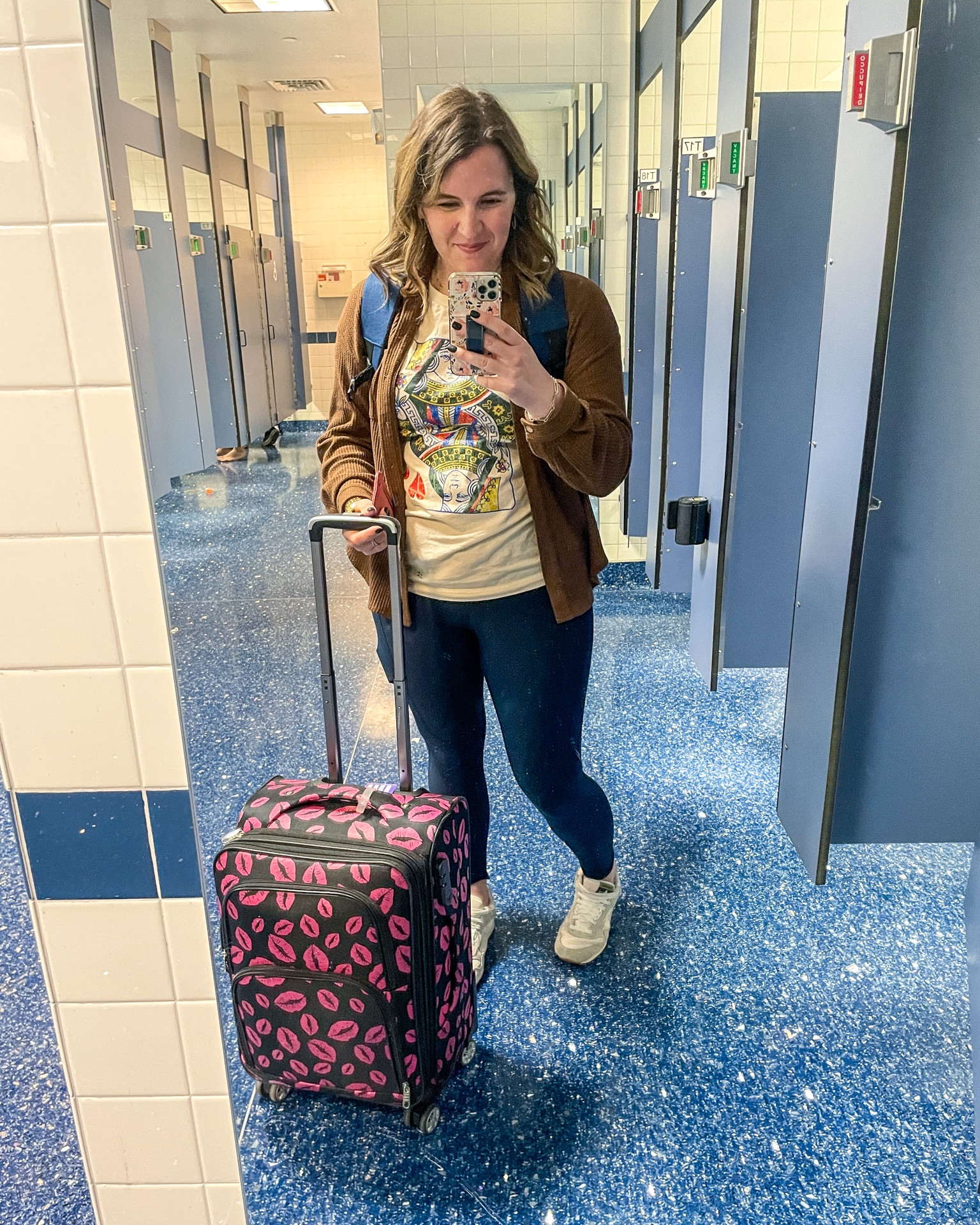 Travel outfit home from Las Vegas - this Queen of Hearts tee is fitting, don’t you think?