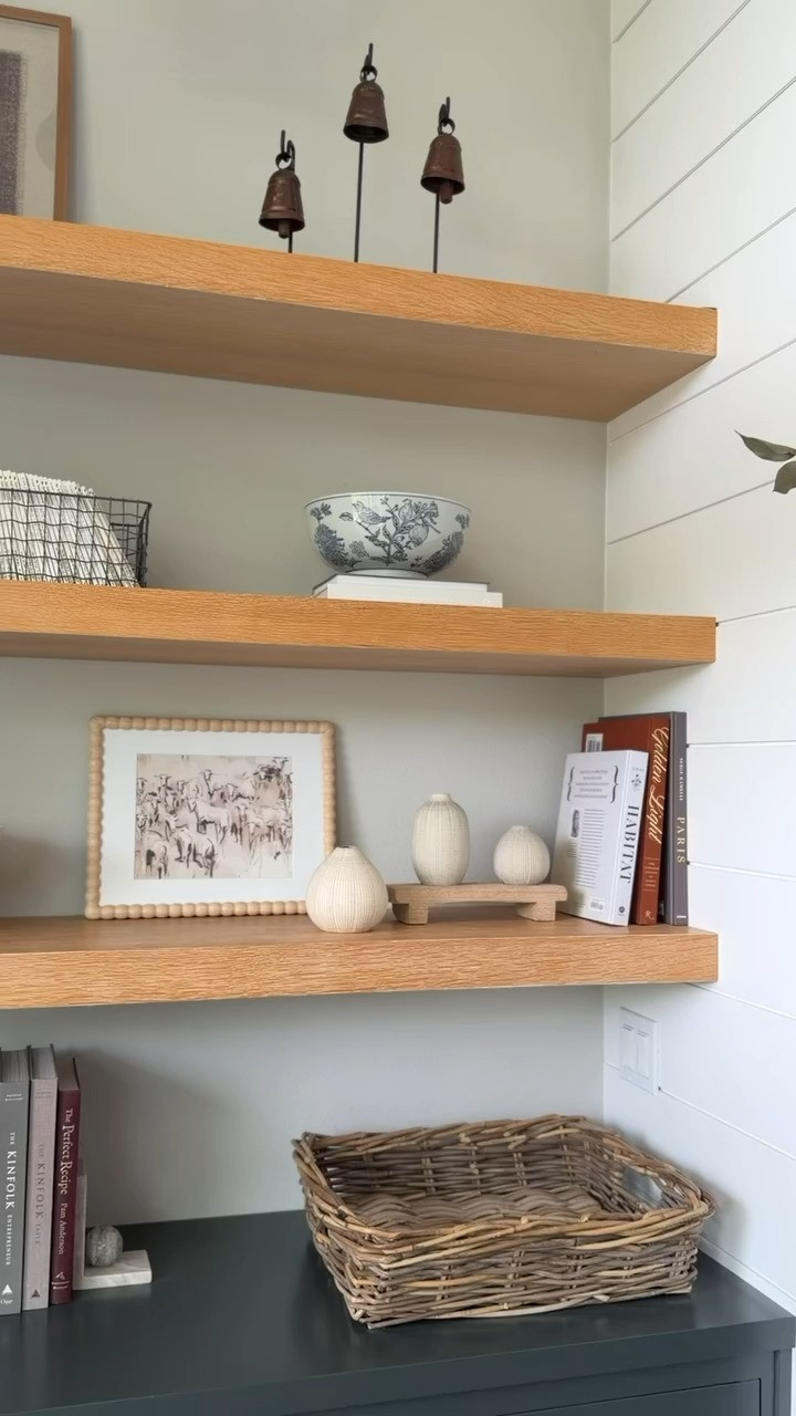 I love our frame TV! It adds such an amazing touch to our living room!

silver vase, interior design, home decor

#LTKmomlife #LTKOver40 #LTKHome