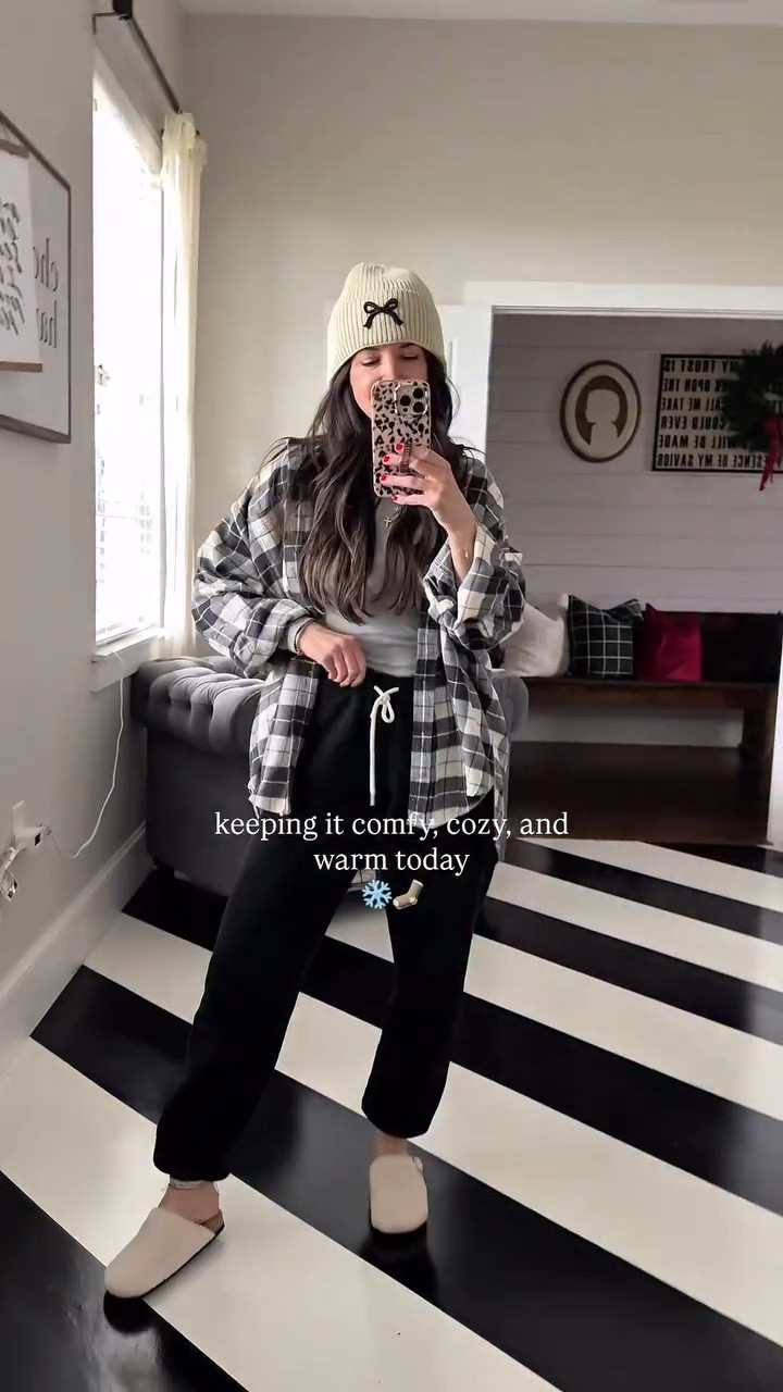 Comment SHOP for 🔗 my all time favorite flannels; I grab at least one every year they bring them back! Wearing small! Also, I think I’m on day 4 of wearing these joggers 😂 

comfy & cozy fit today! 
Xs in black cloud fleece joggers
Small in flannel! These run big but I LOVE them! I get one every year. 
Sherpa clogs tts; wearing normal size 6

https://liketk.it/5DEz3 #ltkdayinmylife #ltkover40 #ltkmomlife #momstyle #millennialmom #wfhm #sahm #specialneedsmom #teacher #40style @aerie @walmart @amazon