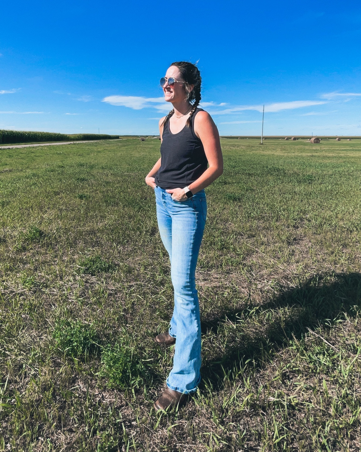 Soaking up these last few weeks of summer outside ✌🏼☀️

This comfy jeans are on sale!!

#LTKSeasonal
