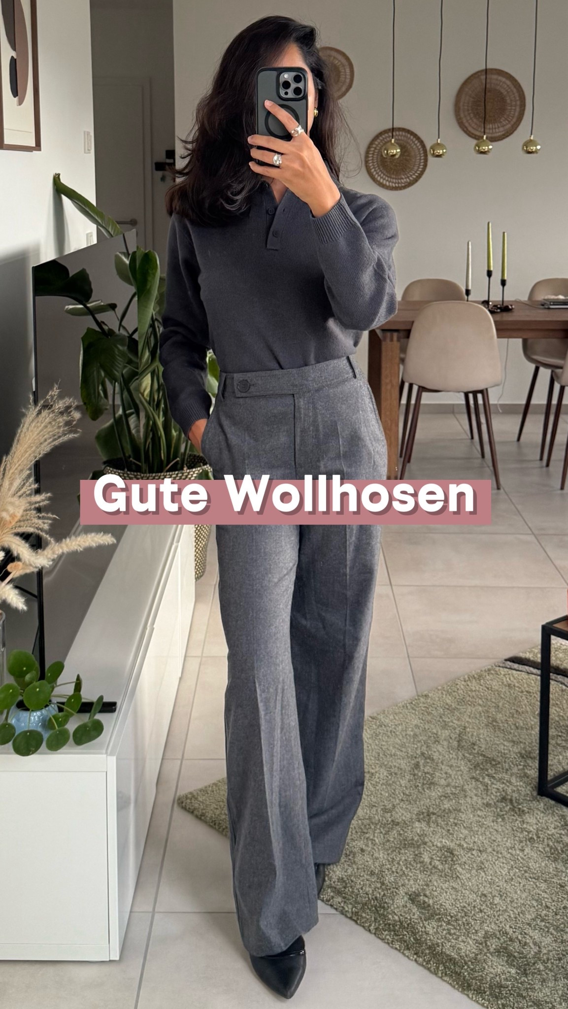 Werde immer wieder nach guten und ähnlichen Wollhosen gefragt, wie ich sie auch hier auf dem Bild trage. 

Würde euch als erstes meine Lieblingshose von COS empfehlen, die ist allerdings fast durchgehend ausverkauft (ist aber auch markiert).

Ansonsten sind  Weekend Max Mara Wollhosen auch nochmal next level - die die ich euch angefügt habe, bestehen nämlich zu 100% aus reiner Schurwolle und sind super präzise verarbeitet.

Finde auch die Wollhosen von Hessnatur insgesamt wirklich gut - auch hier Schurwolle und ein angenehmes Futter aus Baumwolle und Lyocell. Finde hier nur Größen und Passform manchmal nicht ganz stimmig, aber Qualität super.

Und vom Preis-Leistungs-Verhältnis her finde ich die Wollhosen von Massimo Dutti teilweise auch echt solide (die auf meinem Foto ist auch von dort). Finde die Verarbeitung insgesamt relativ gut, wenn auch an manchen Stellen (natürlich) nicht so präzise wie Weekend Max Mara. Und teilweise haben wir hier auch noch ein Polyester Futter - achtet da nochmal drauf, falls ihr empfindlich seid. Finde die Passform hier aber oftmals wirklich schön und durchdacht und für die Preise passt aus meiner Sicht auch oftmals die Qualität :)

#LTKautumn #LTKeurope #LTKdeutschland