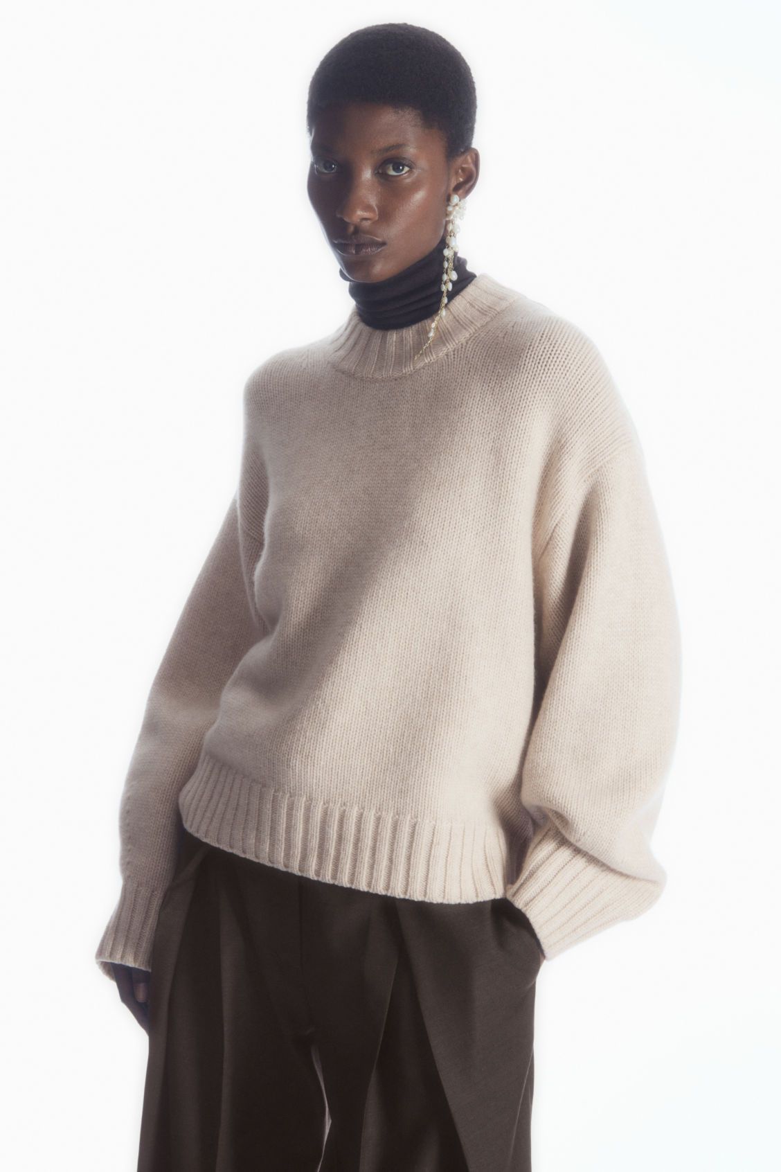 CHUNKY PURE CASHMERE CREW-NECK JUMPER - Cream - Knitwear - COS | COS (US)
