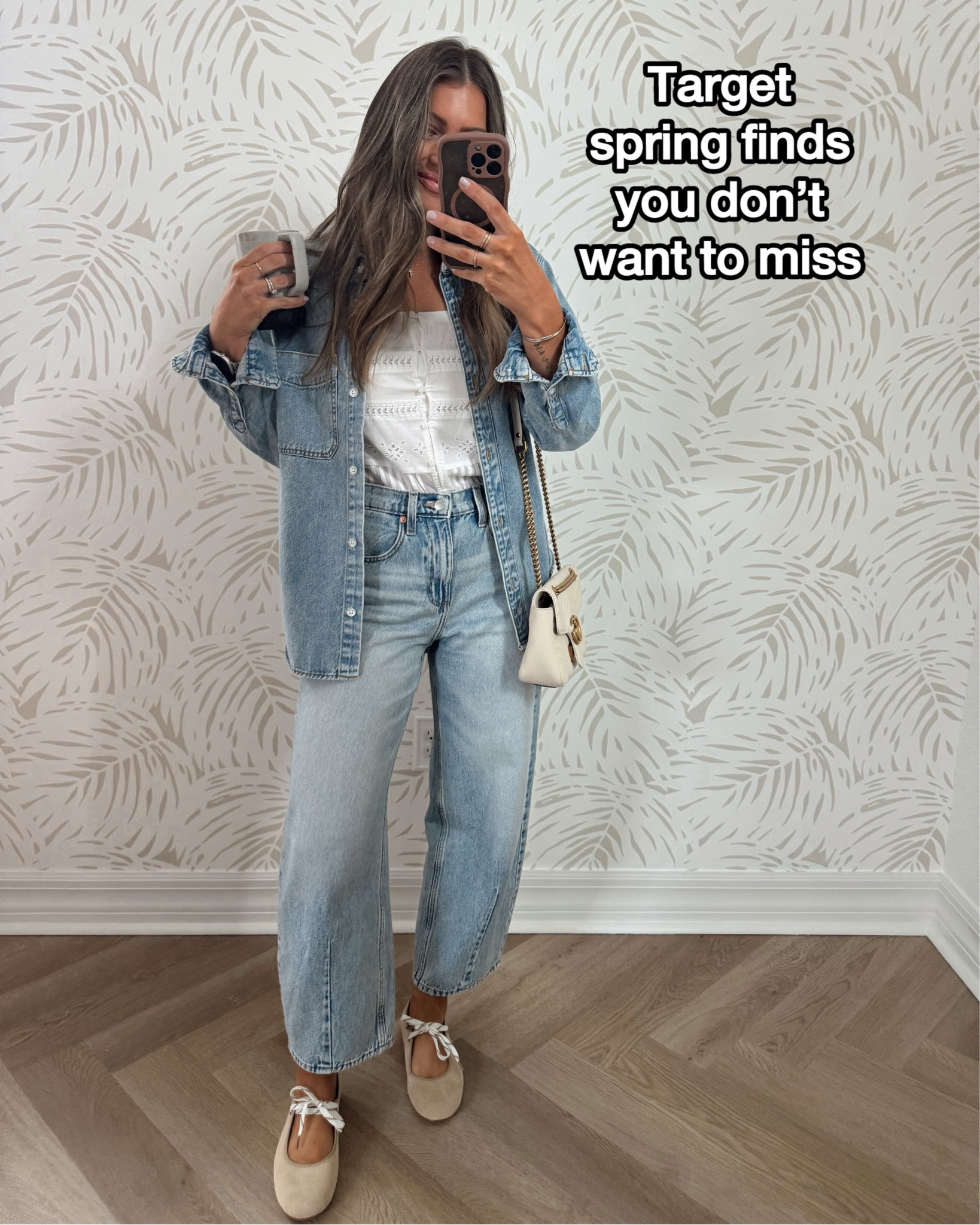 🎯 favorites for spring! 😍
I’m wearing a 2 in the barrel jeans but kind wish I did a size down to a 0… they do run a bit baggy!! It depends if you want them a little loose— get your true size.. more fitted, go down. 
I always do size XS in everything Target except their activewear! I get my true size S in that. And I did size up 1 to a M in the denim shirt for an oversized fit.. I suggest going up in that! 


Spring break
Neutral outfits 
What to wear
Spring outfits 
Travel
Trip
White tank 
White top
Chambray
Denim top
Spring trends 
Vacation outfit
Activewear
Athleisure 
Mom outfit
Disney outfit
Spring transition 
What to wear tennis
Pickleball 
