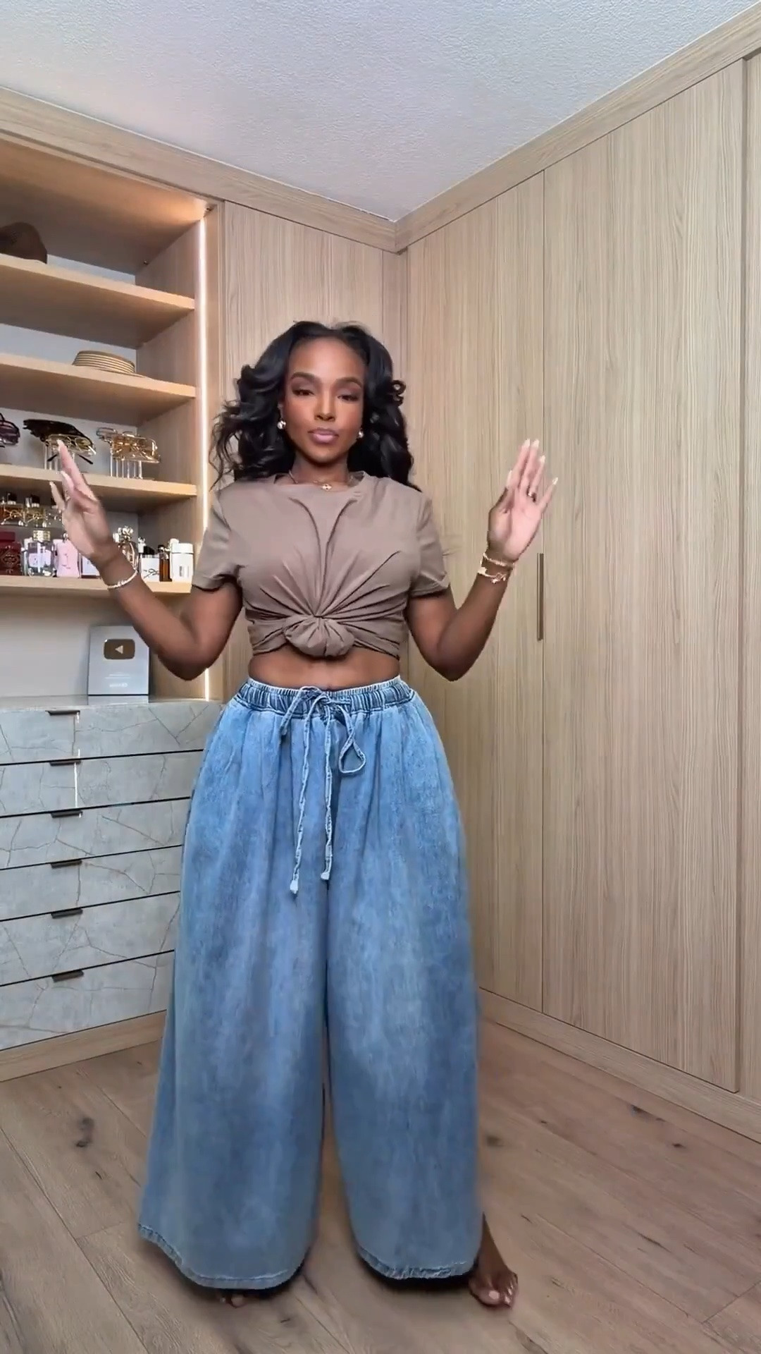 THE JEANS ARE THE OUTFIT 👖

These ultra wide-leg jeans give you that dramatic, expensive-looking silhouette without needing to overthink the rest of the look. Add a fitted tee or bodysuit and let the denim do the work.

Wearing: Size Small | 5’4” | 140 lbs | 34D-27-40

wide leg jeans, baggy jeans women, fall outfits women, casual chic outfit, denim outfit ideas, petite jeans, trendy jeans women, elevated casual outfit, fall fashion haul, everyday outfit ideas

📲 Download the FREE LTK app & follow me (@kirasfashionfinds) to shop everything linked.