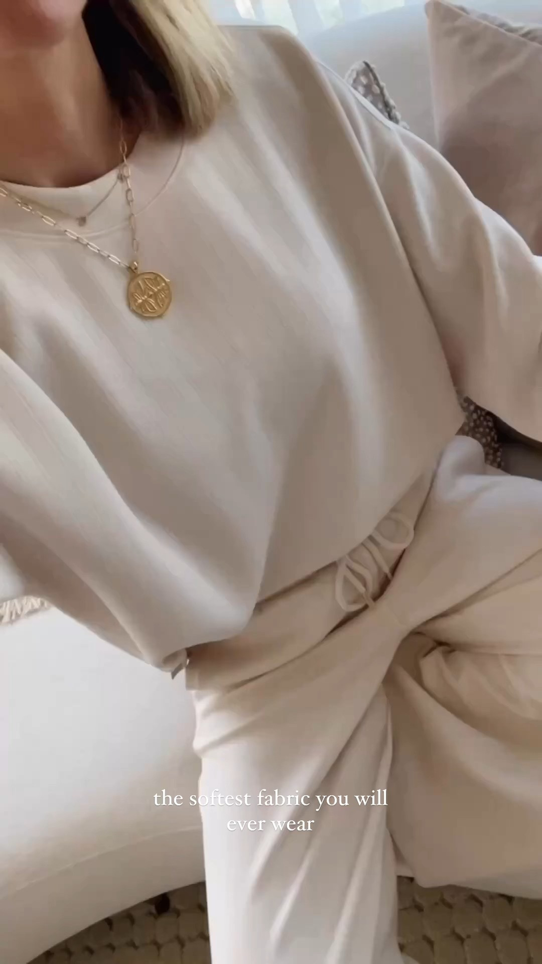 This scuba fabric is like butter. This set comes in black as well! I'm
Wearing size xs