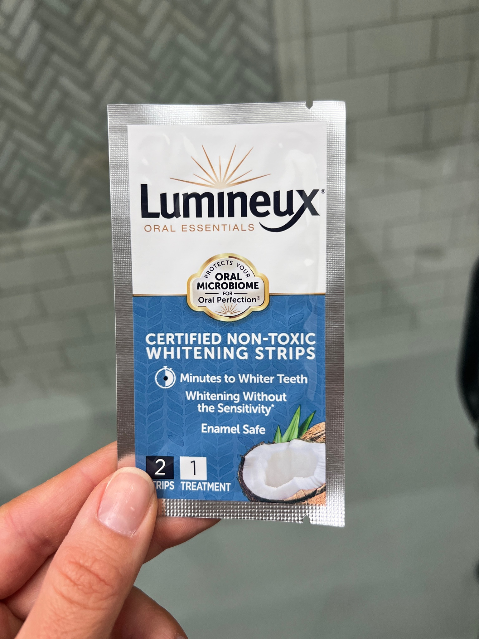 The best whitening strips for sensitive teeth

All natural teeth whitening 

#LTKunder50 #LTKbeauty