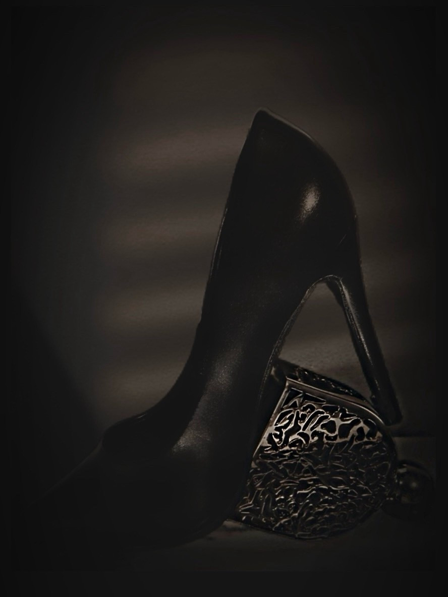 Win win date night combo : stiletto and niche fragrance  🖤

#LTKStyleTip #LTKBeauty