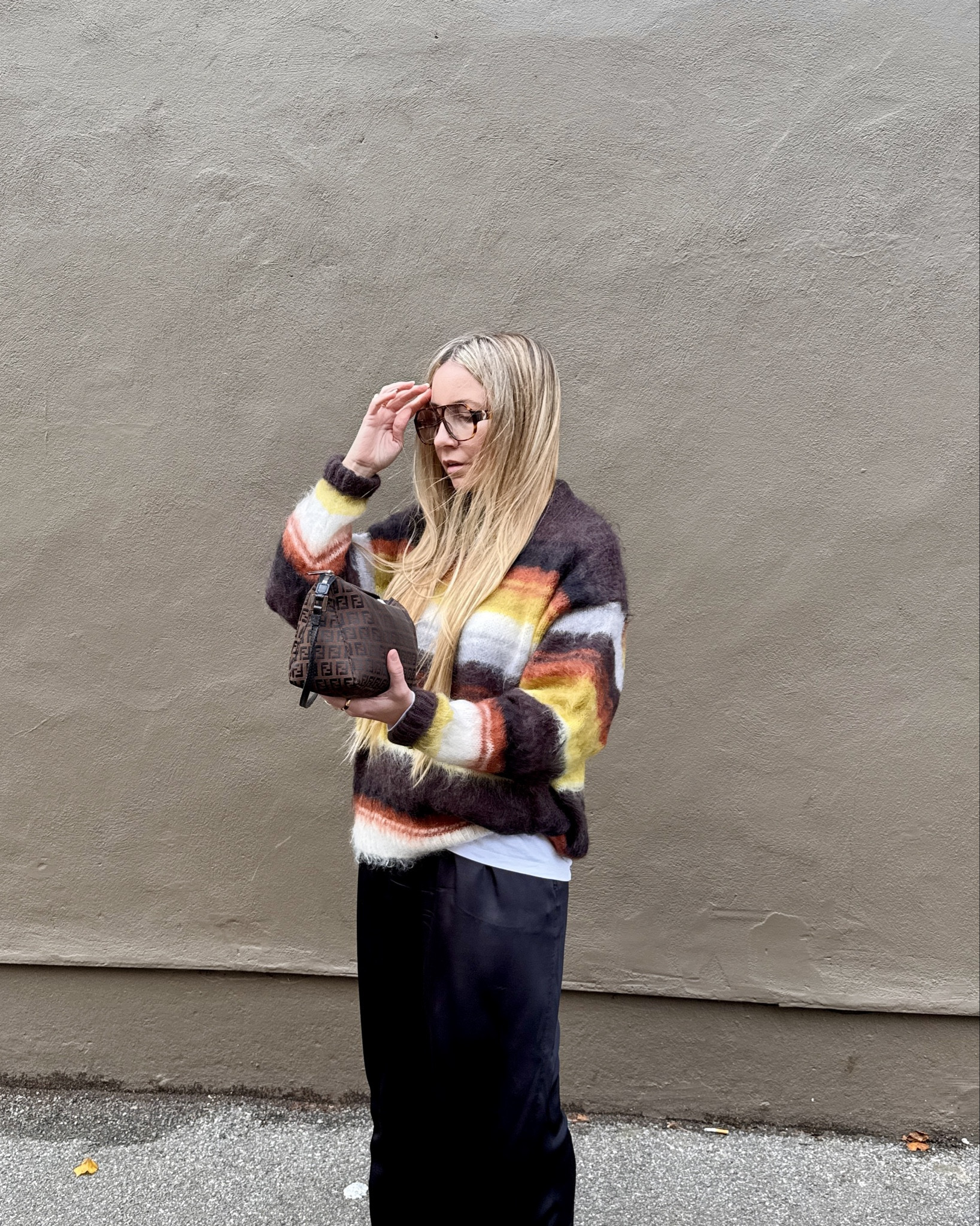 Last years mohair knit (that I spotted when shopping with a client and days later asked my cousin to hunt down for me.) Mixing textures for a comfy day with toddler.

This exact one isn’t available but I found some great alternatives for a similar look. 


#LTKstyletip #LTKwinter #LTKuk
