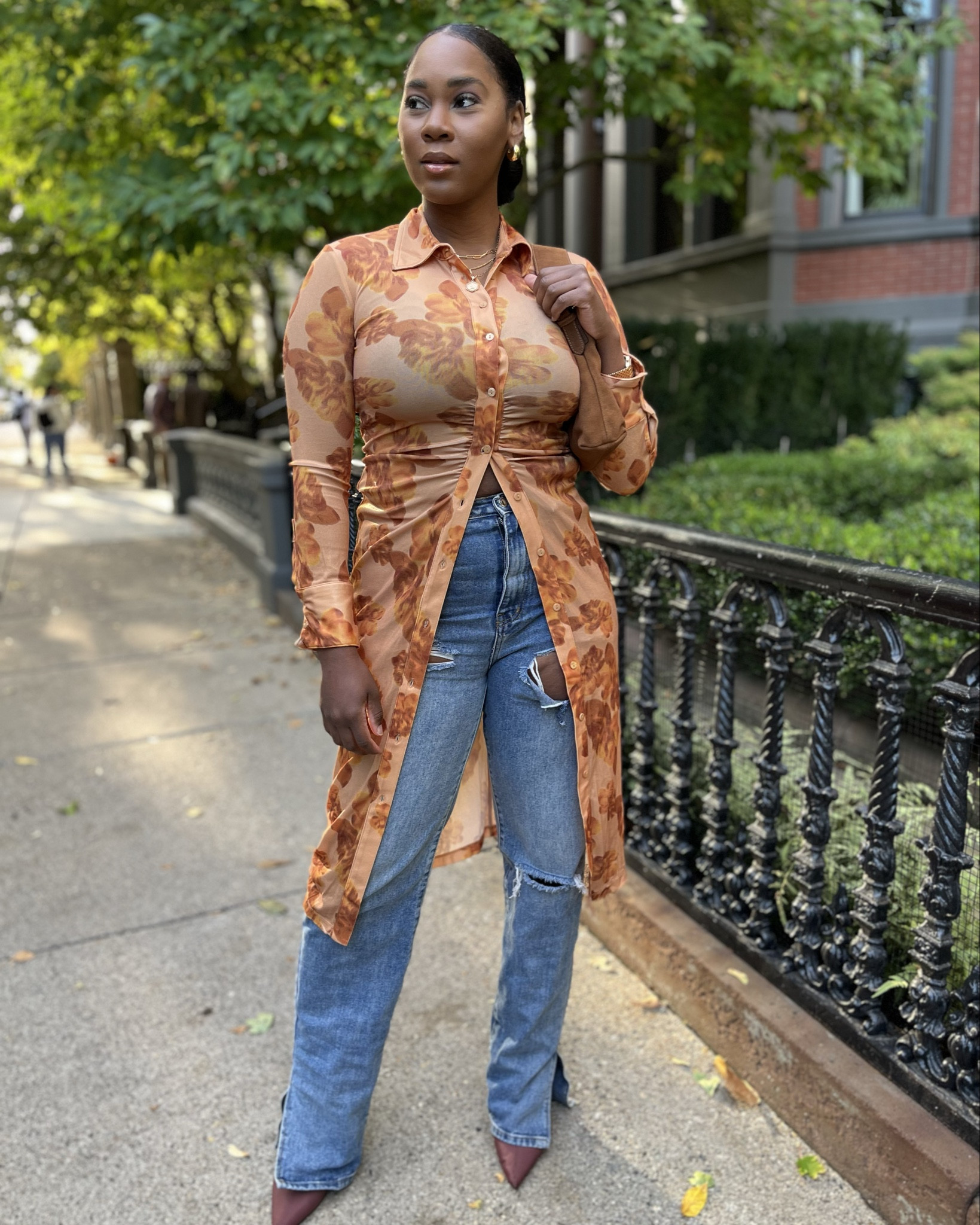 Happy Sunday y’all ! ⠀
⠀
It’s 75 degrees in Boston…in October ! I’m outside!! ⠀
•⠀
•⠀
•⠀
•⠀
•⠀
⠀
#fall #autumn #explore #fallessentials #ootd #fashionmodel #fashion #fashionstyle #fallstyle #explorepage #explore #blackgirls #outfitinspiration #falloutfit #urbanrevivo #plt #zara #falltrends #bostonfashionblogger #bostoninfluencer 

#LTKStyleTip #LTKFindsUnder100