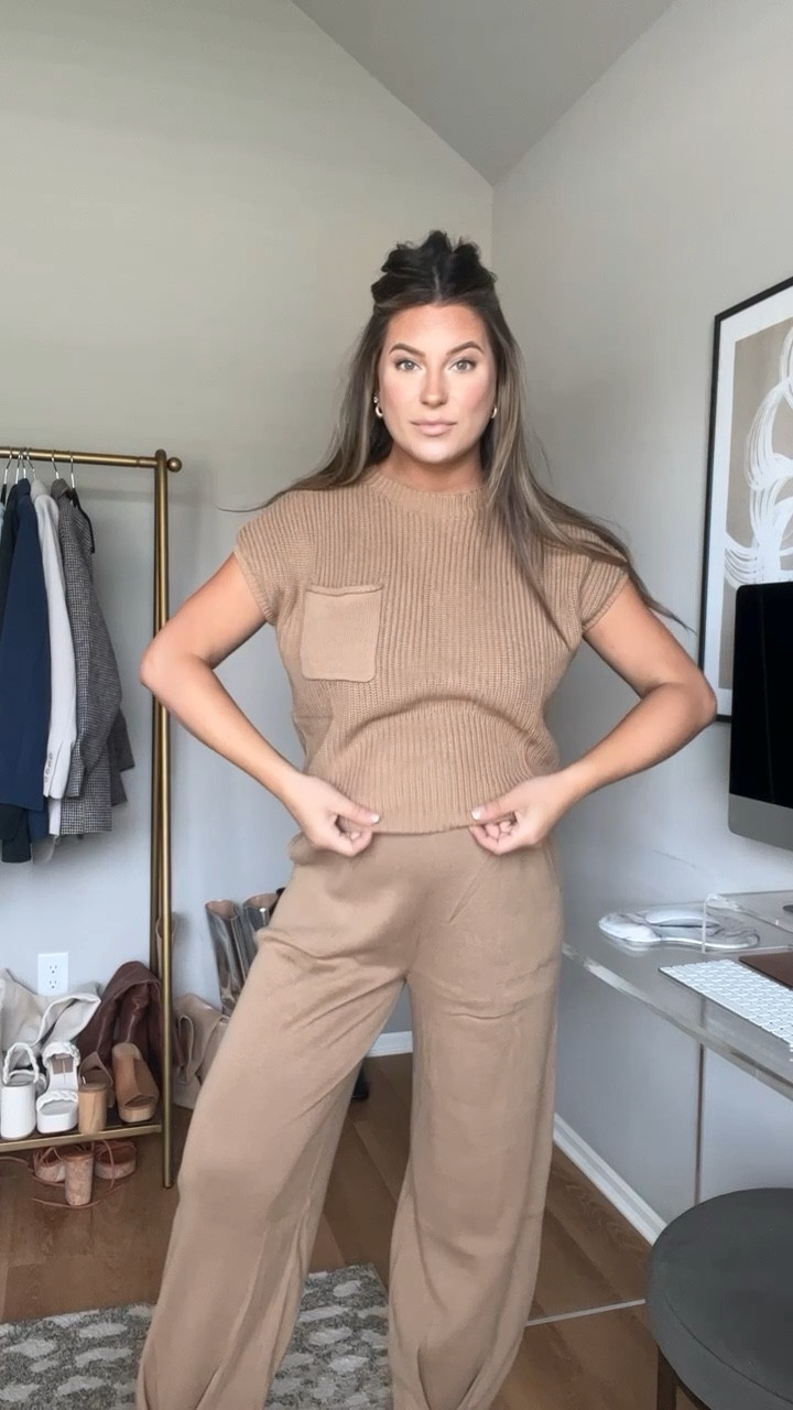 Postpartum outfit, coming home from hospital outfit

Color - khaki size medium 

#LTKbaby #LTKbump