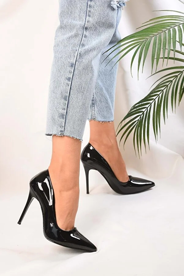 Shoeberry Klassischer Nakou-Stiletto-Absatz aus schwarzem Lackleder für Damen Fast ausverkauft | Trendyol DE