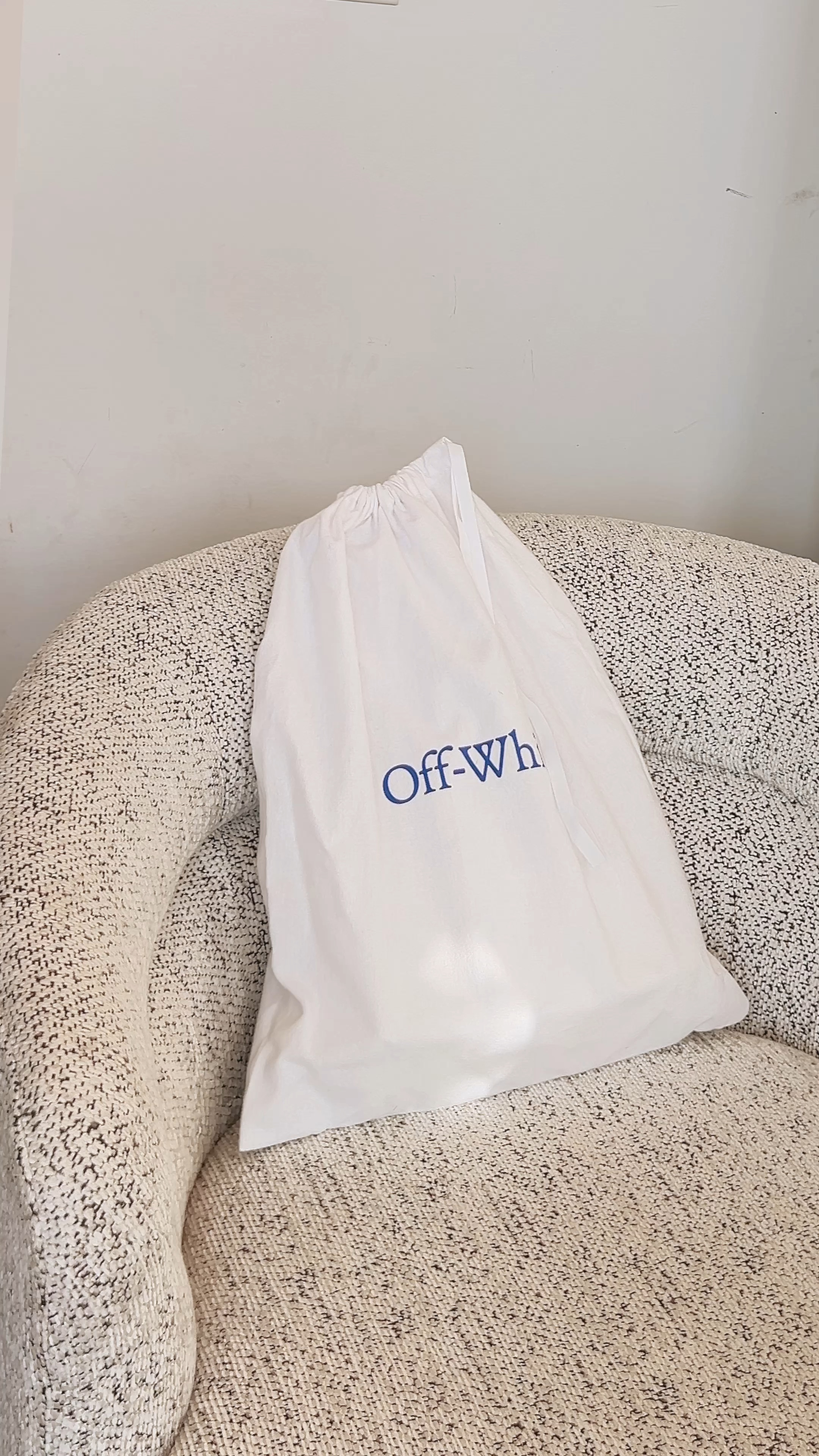 Off white bag

#LTKVideo #LTKitbag #LTKstyletip
