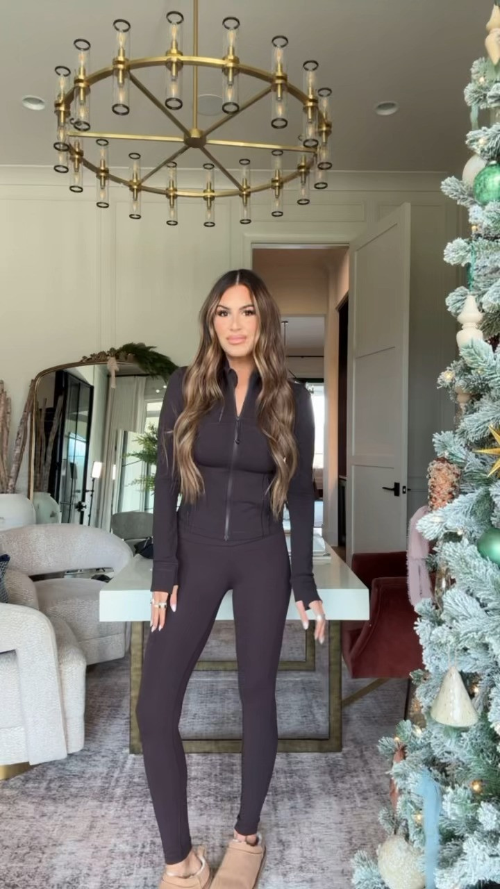 wearing color sequoia + size 4 in both! 🤎

@lululemon 

 #lululemoncreator #ad

#LTKActive #LTKHoliday #LTKGiftGuide