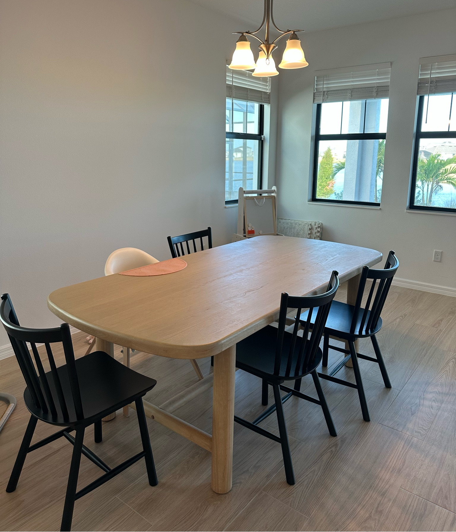 chairs 🪑💛

Dining room/ modern organic / chairs/ home / decor 

#LTKMostLoved #LTKStyleTip #LTKHome