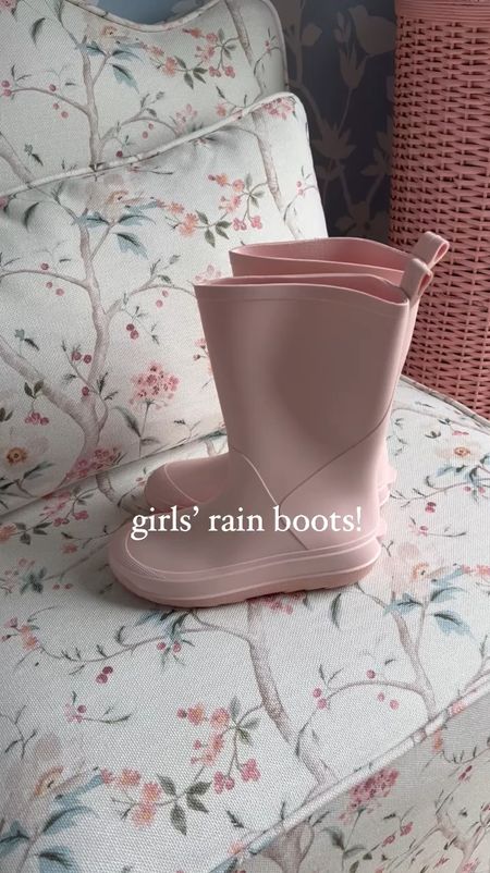 Girls’ rain boots! #rainboots 
