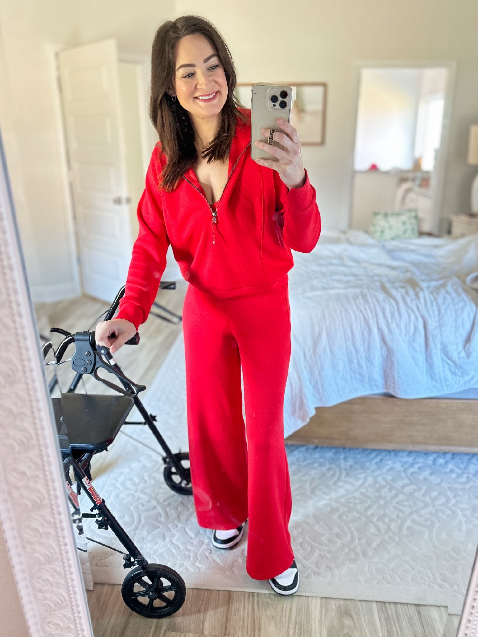 There is NO softer, more cozy, but flattering travel set! This set from spanx is SO GOOD. Perfect for lounge or travel! I'm wearing an XS. Fits TTS.

#LTKActive #LTKStyleTip #LTKTravel
