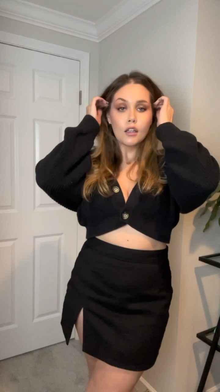 Styling this mini skirt in three different ways for Fall 🍂 this is the first outfit! Size 6 & size 8 fashion :)

#LTKVideo #LTKmidsize #LTKstyletip