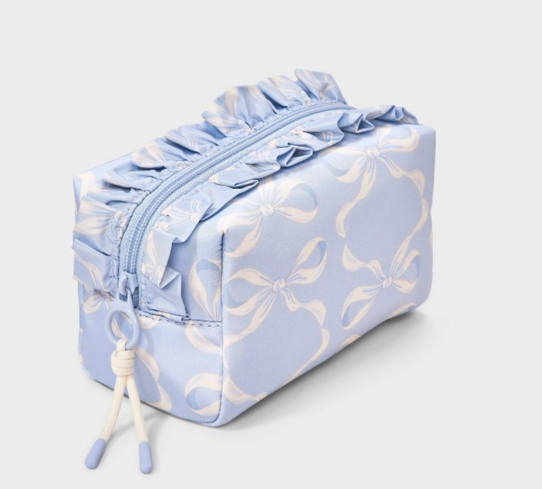 Bow Cosmetic Bag 🎀

Stocking stuffer gift idea, fill with your fav skincare or makeup products  

#LTKBeauty #LTKHoliday #LTKGiftGuide