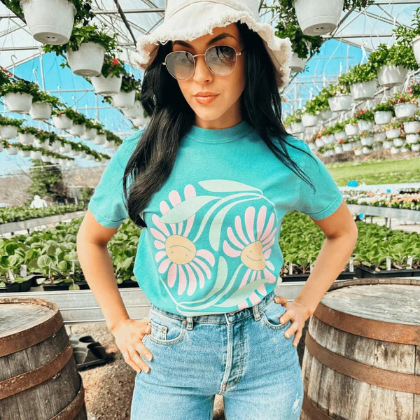 Smiley Flowers Tee | Mountain Moverz