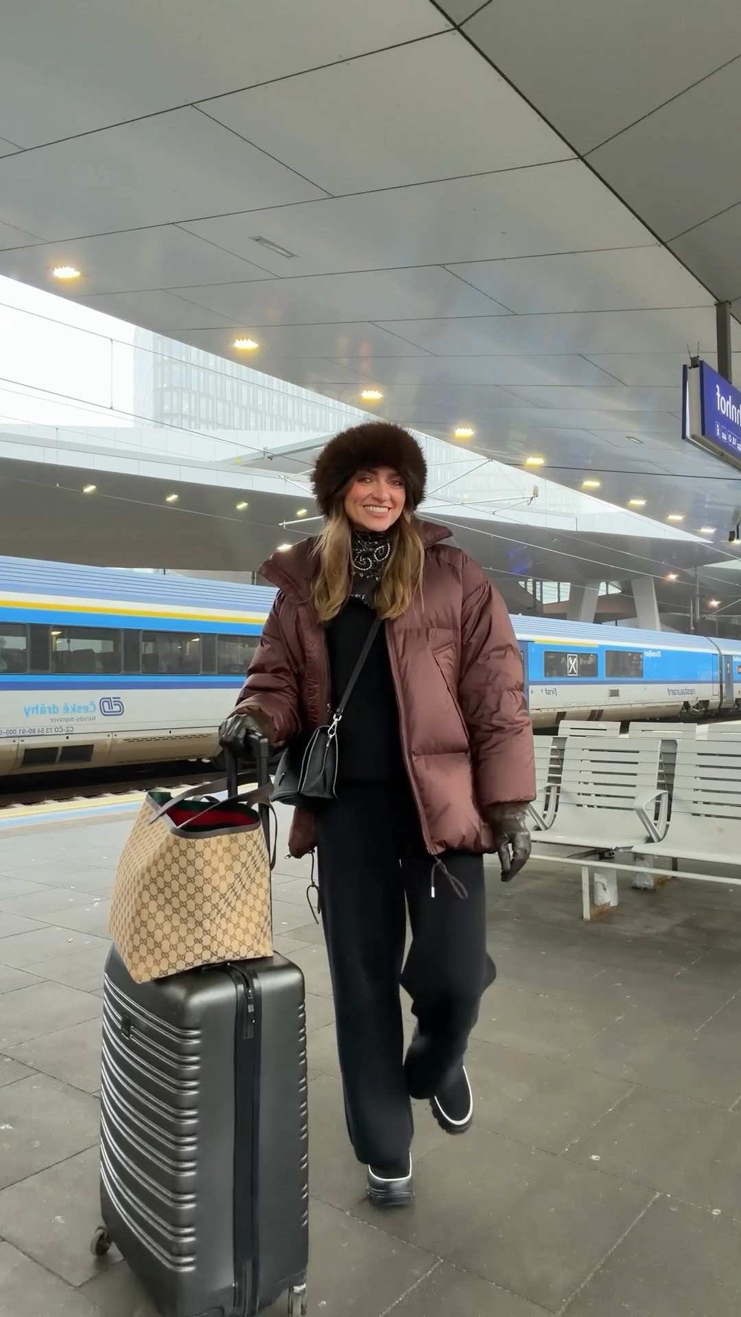 Zara brown fur hat
Arket down coat - XXS
Uniqlo black jumper - small
Uniqlo black trousers - small
Sorel Torino boots 
Gucci tote bag
Suitcase
Kujten scarf- can’t  link on here 



Airport outfit
Winter city break 
Vienna Christmas markets 


#LTKfestive #LTKwinter