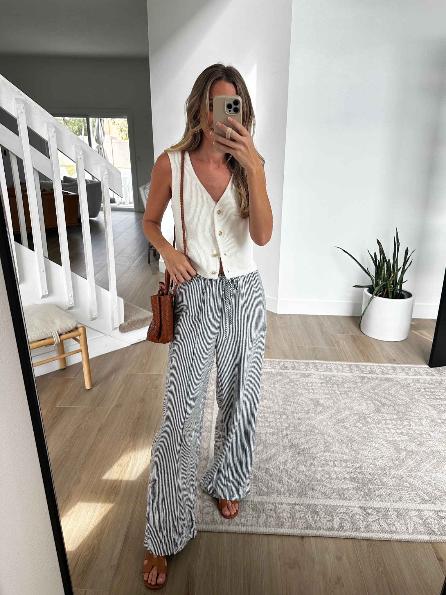 5’9” wearing a small in the pants and top 

#LTKsalealert #LTKSeasonal #LTKSpringSale