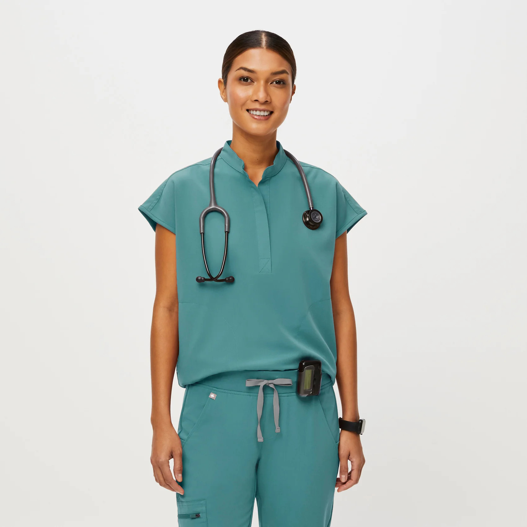 Women's Rafaela Oversized Scrub Top™ - Hydrogreen · FIGS | FIGS