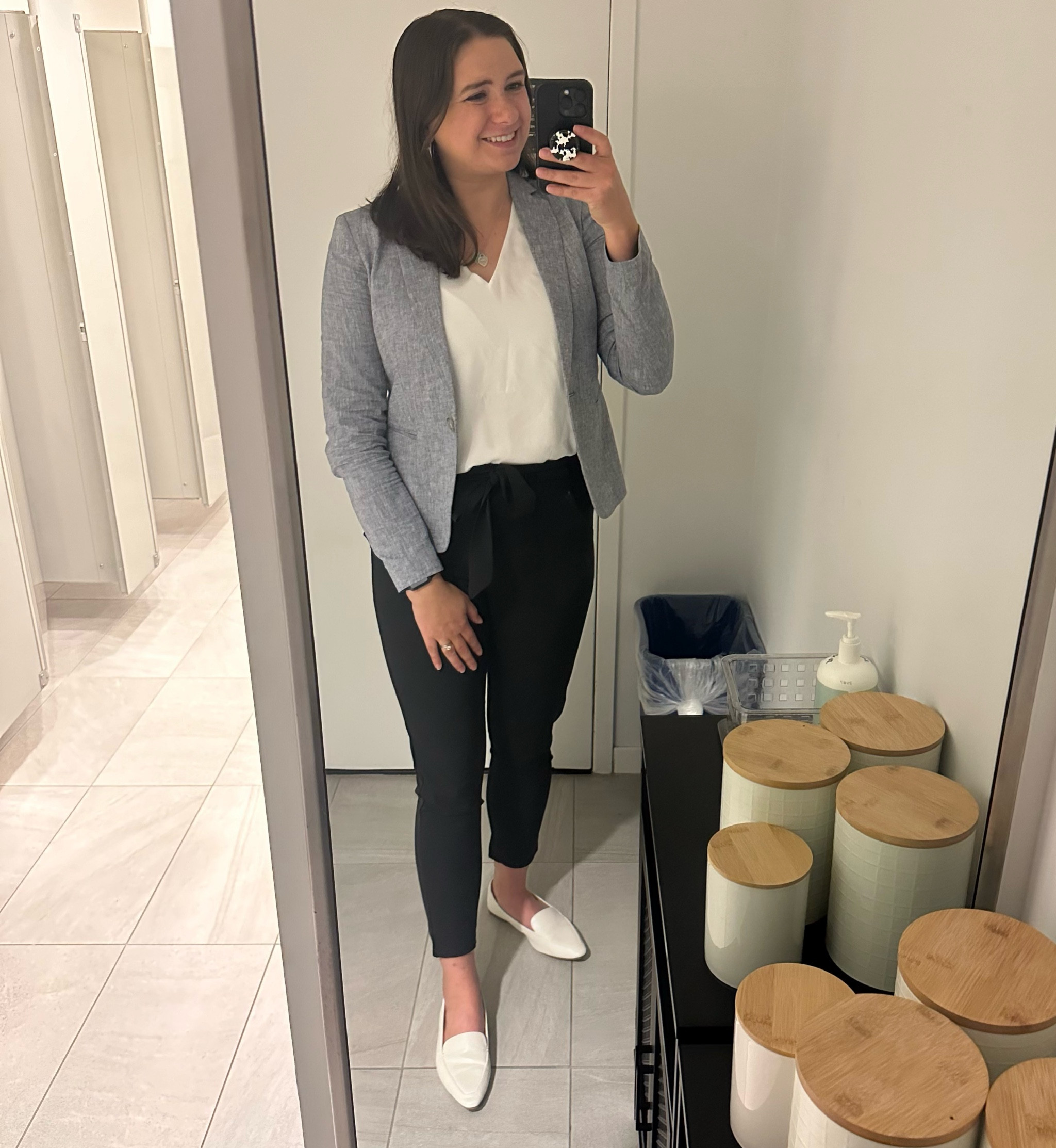 Simple outfit to kick off the week 

#LTKWorkwear #LTKStyleTip #LTKSeasonal