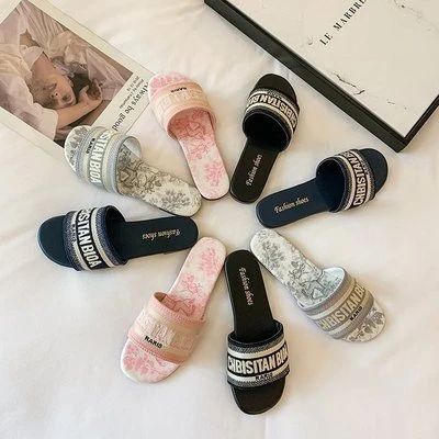 35.79US $ 61% de desconto|Nova letra mulher chinelos harajuku estilo bordado sandálias casa senh... | Ali Express BR