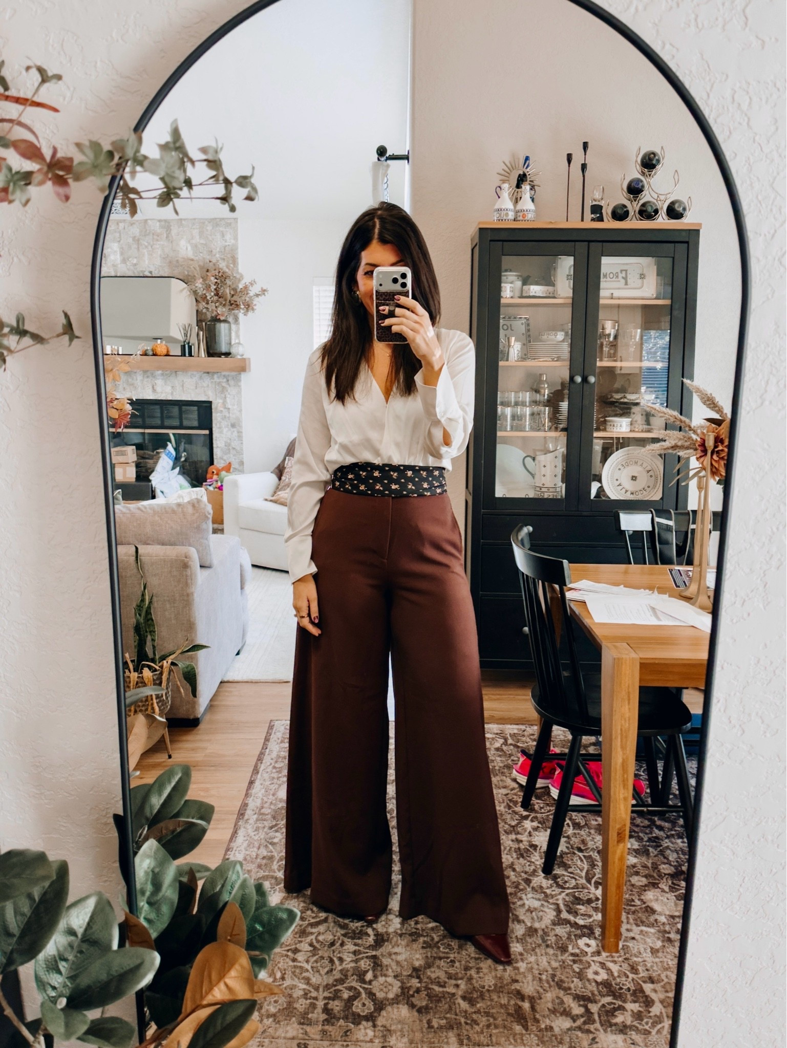 Work outfit of the day
Satin wrap top- medium
Wide leg trouser- 29 tal
