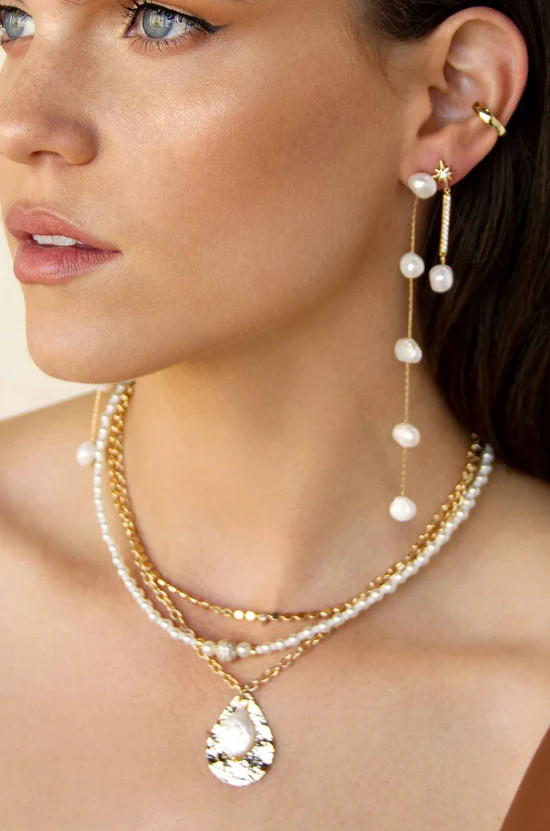 Timeless Hammered 18k Gold Plated and Pearl Pendant Necklace | Ettika