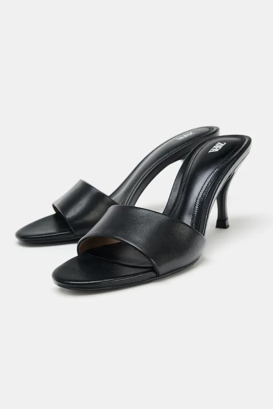 DescriptionColourCompositionMeasurementsModel height: 169 cmPlatform sandals. Contrast-coloured t... | Zara UK