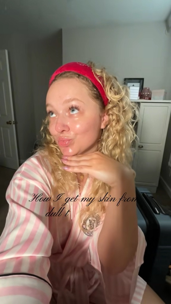 My skincare routine with products linked🫧💋

#LTKBeauty #LTKSummerEdit #LTKFindsUnder50