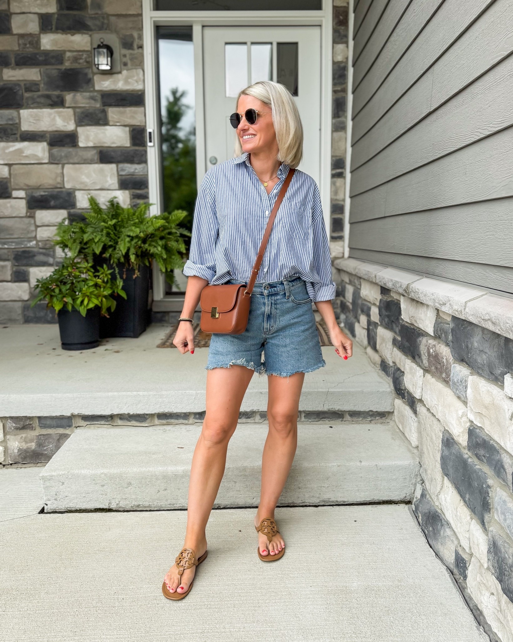 What I wore this week as a 40-year old mom of 2! Top- out of stock, linked similar || shorts- 25

#LTKOver40 #LTKFindsUnder100 #LTKStyleTip