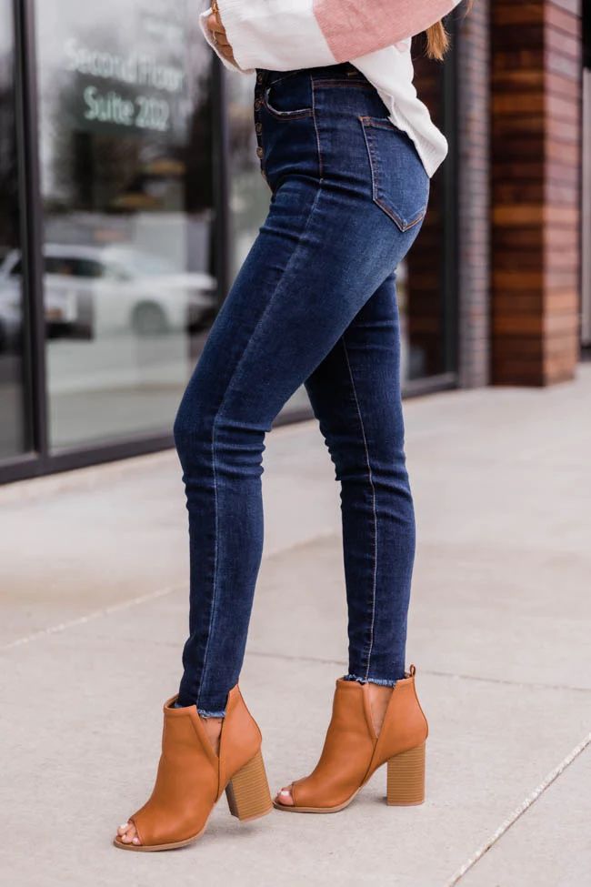 The Chelsie Dark Wash Jeans | The Pink Lily Boutique