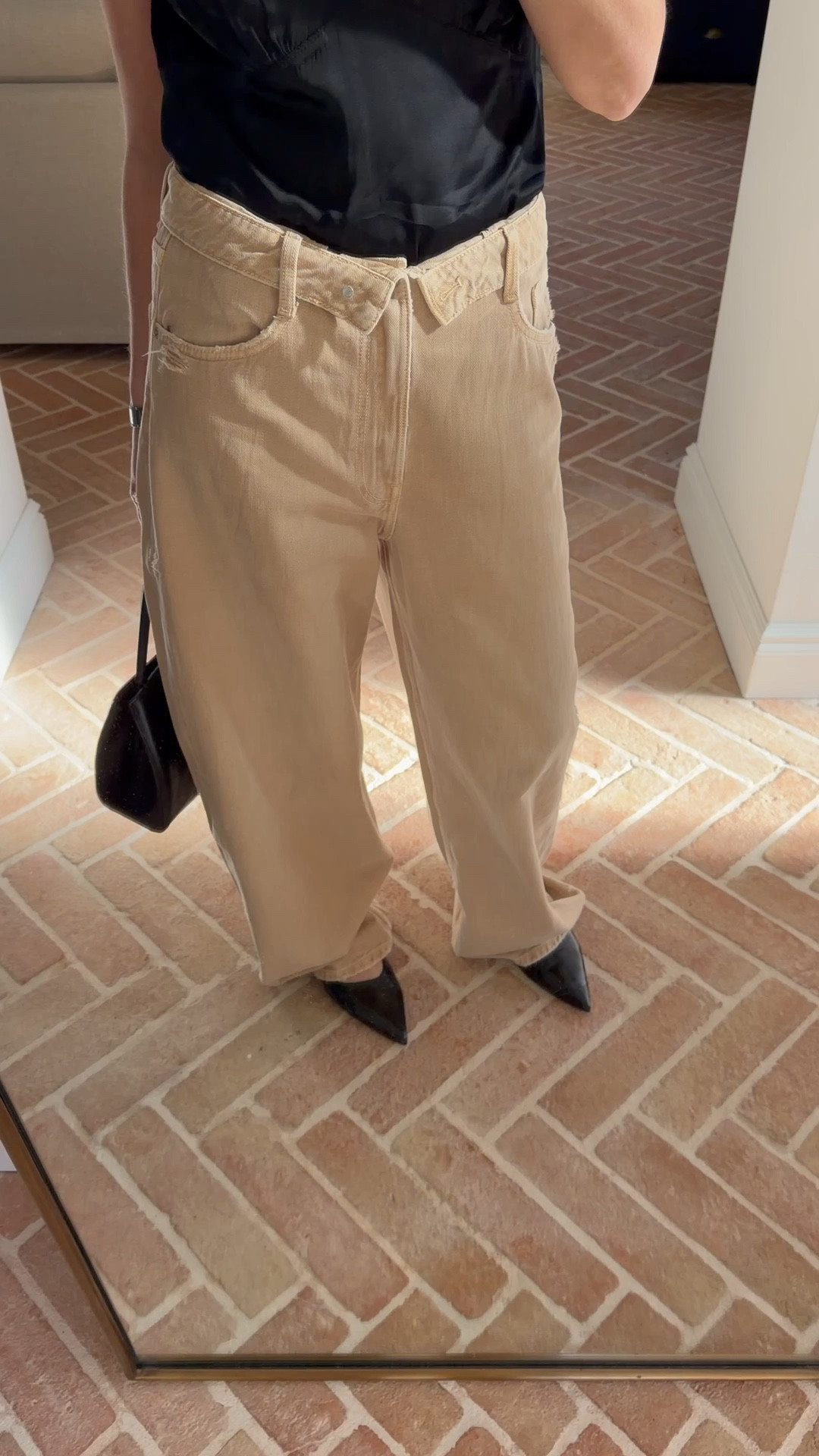 This colour Jean for spring 🤍 Zara Jeans | Beige Jeans | Sand Jeans | Fold over wait jeans | weekday top 

#LTKuk #LTKdatenight #LTKspring