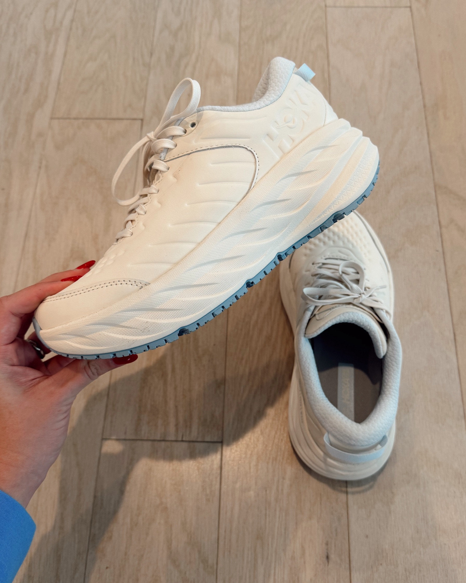 New workout shoes I have used everyday since the new year😍🤍 I absolutely love how supportive they are. Great if you’re a runner or just on your feet all day

Workout shoes, walking sneakers, workout sneaker, hokas, runner shoes, athlete shoes, activewear

#LTKFitness #LTKActive #LTKShoeCrush