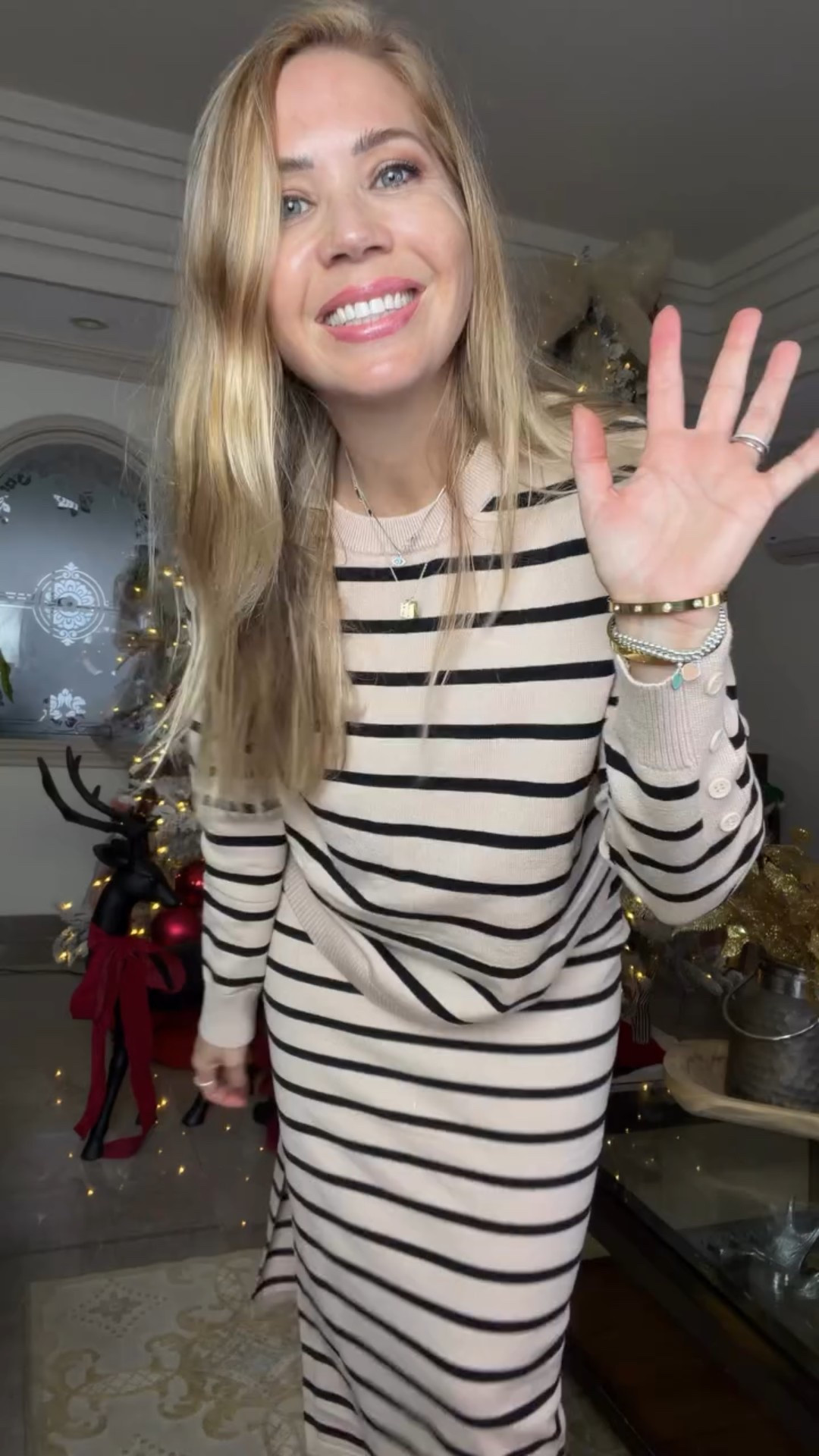 GRWM for a party.
What a cute and perfect sweater set 😍 
